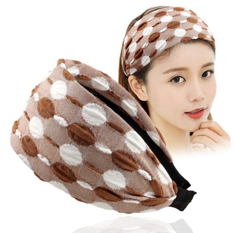 Топ из пузырчатой ткани в горошек с широкими полями