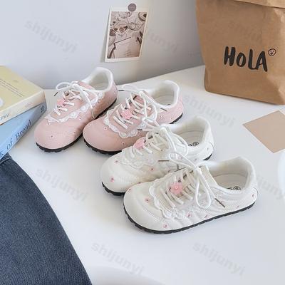 Женская повседневная спортивная обувь 2025 Осень Удобная Противоскользящая Уличная Вулканизированная Обувь Цветочная Шнуровка Модная Обувь для Бега на Плоской Подошве