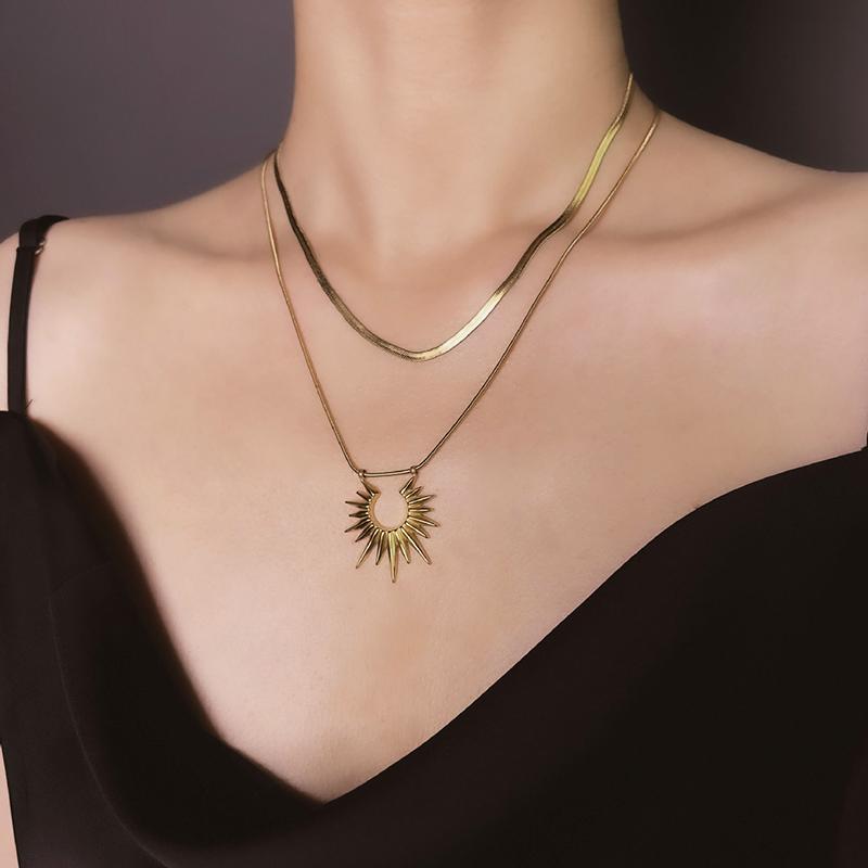 Vintage Double Layer Sun Pendant Necklace for Women Elegant Open Sunflower Chokers Snake Bone Chain Accessories Fashion Jewelry