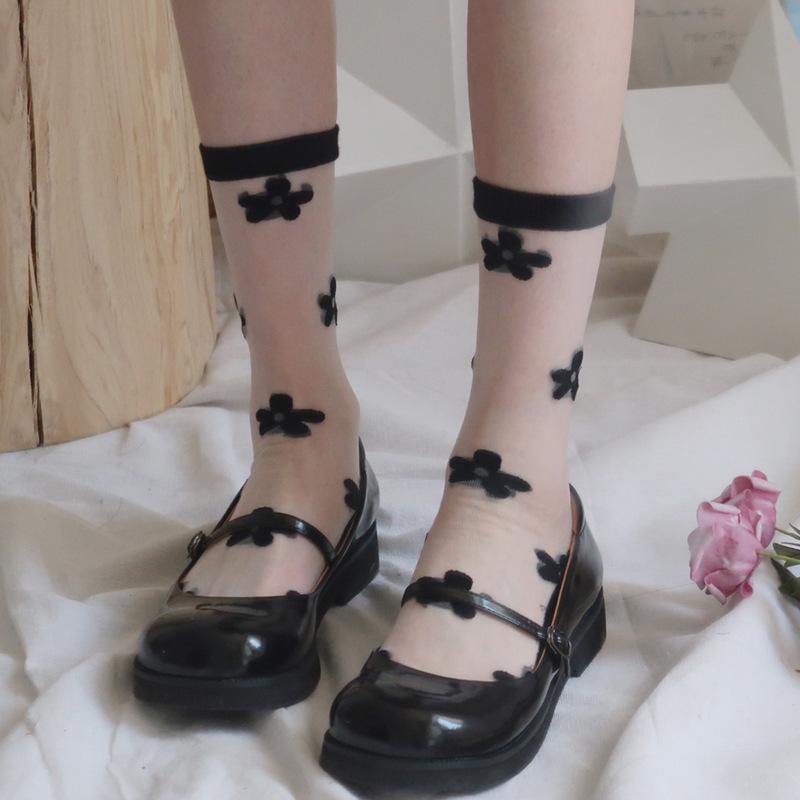 Новая корейская версия Crystal Silk Ins Hyunya Style Flower Medium Tube Socks Crystal Glass Silk Love Stacking Socks Thin