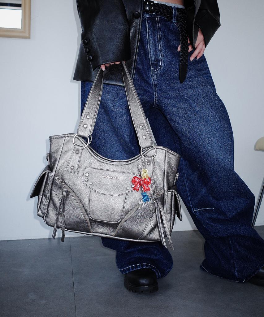 Iugamakaras Studded Leather Shoulder Bag (Silver)