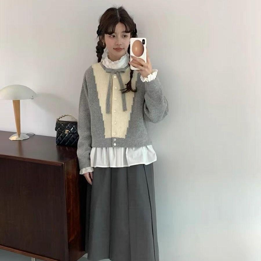 Sweet and Gentle Bowtie Sweater Jacket for Autumn and Winter, Small and College Style Short Contrasting Color Design Knitted