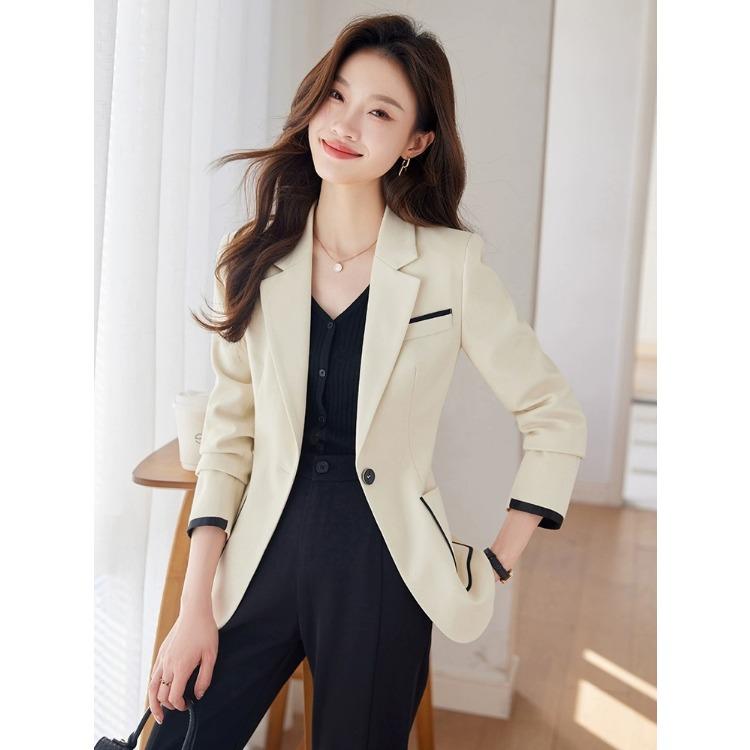 Изысканный женский блейзер для создания шикарного и профессионального образа