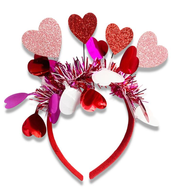 Представляем наш праздничный ободок с сердечками из пайеток на День святого Валентина
