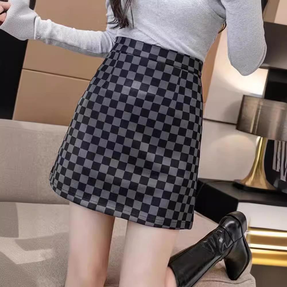 Миниатюрная клетчатая юбка А-силуэта с высокой талией: Лето 2024 Облегающий короткий дизайн
