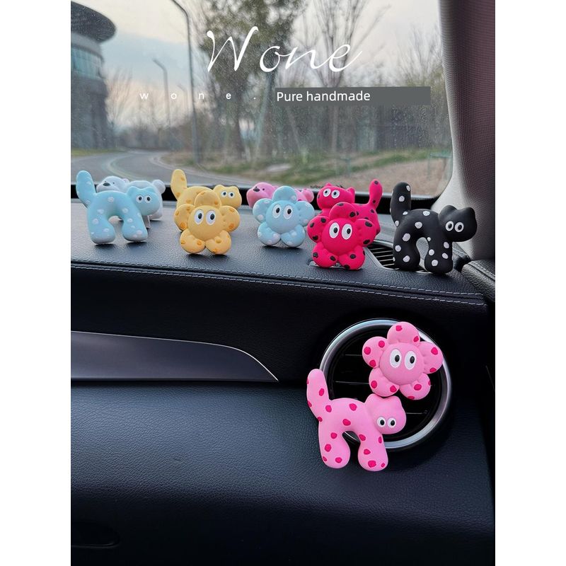 Auto Perfume Aromatherapy Cute Cat Dog Car Vent Decorative Fragrance Fragrant Stone Car Light Perfume Gift