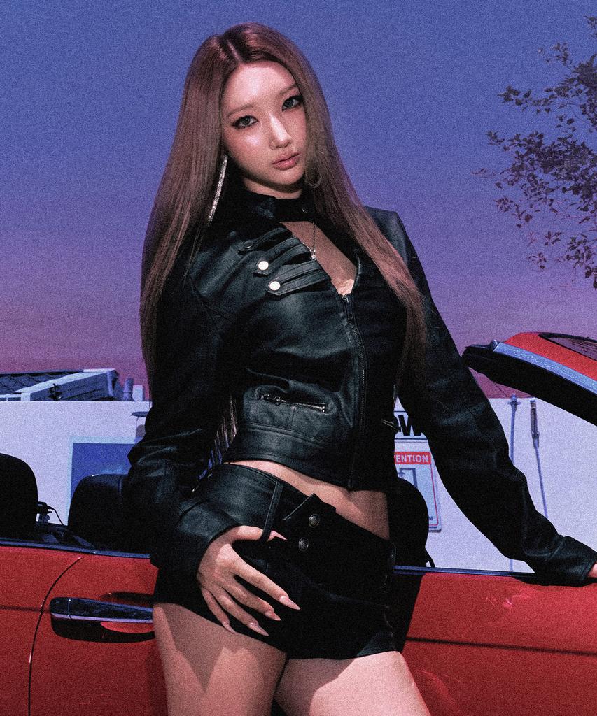 GILAARCHIVE Choker Napoleon Crop Leather Jacket_Black