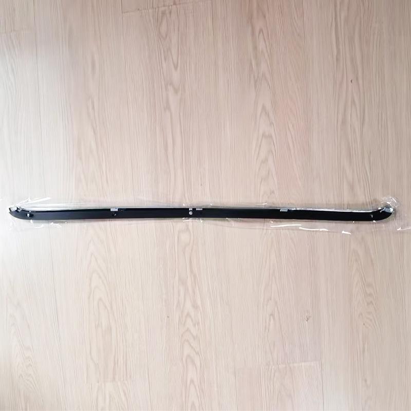 31290998: Compatible Hood Bright Strip for Volvo XC60