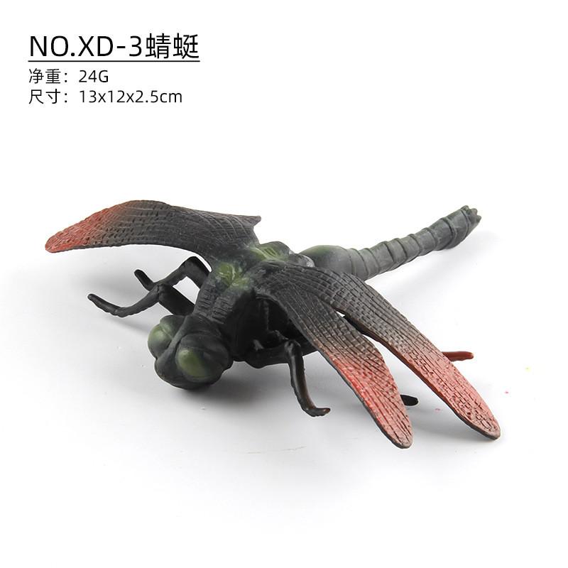 Набор реалистичных ПВХ моделей насекомых, включающий жуков, бабочек, божьих коровок, гусениц и другие.