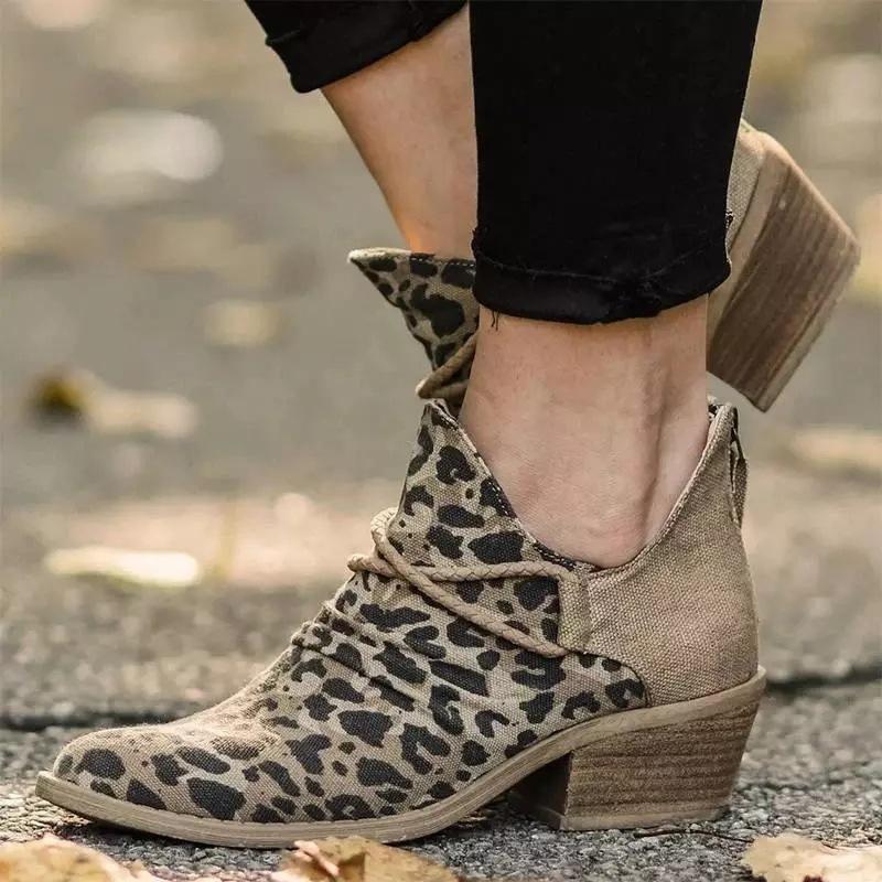20 Autumn and Winter New Hot-selling Pointed Leopard Print Color Matching Bare Boots Women's Rear Zipper Pleated Large Size Thick Heel Short Boots