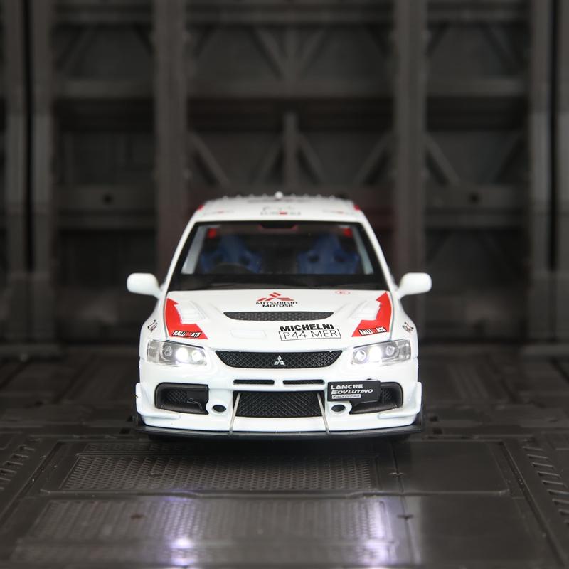 1:32 Mitsubishi 9th generation EVO alloy car model, doors and engine hood, trunk can be opened rich details, fine workmanship