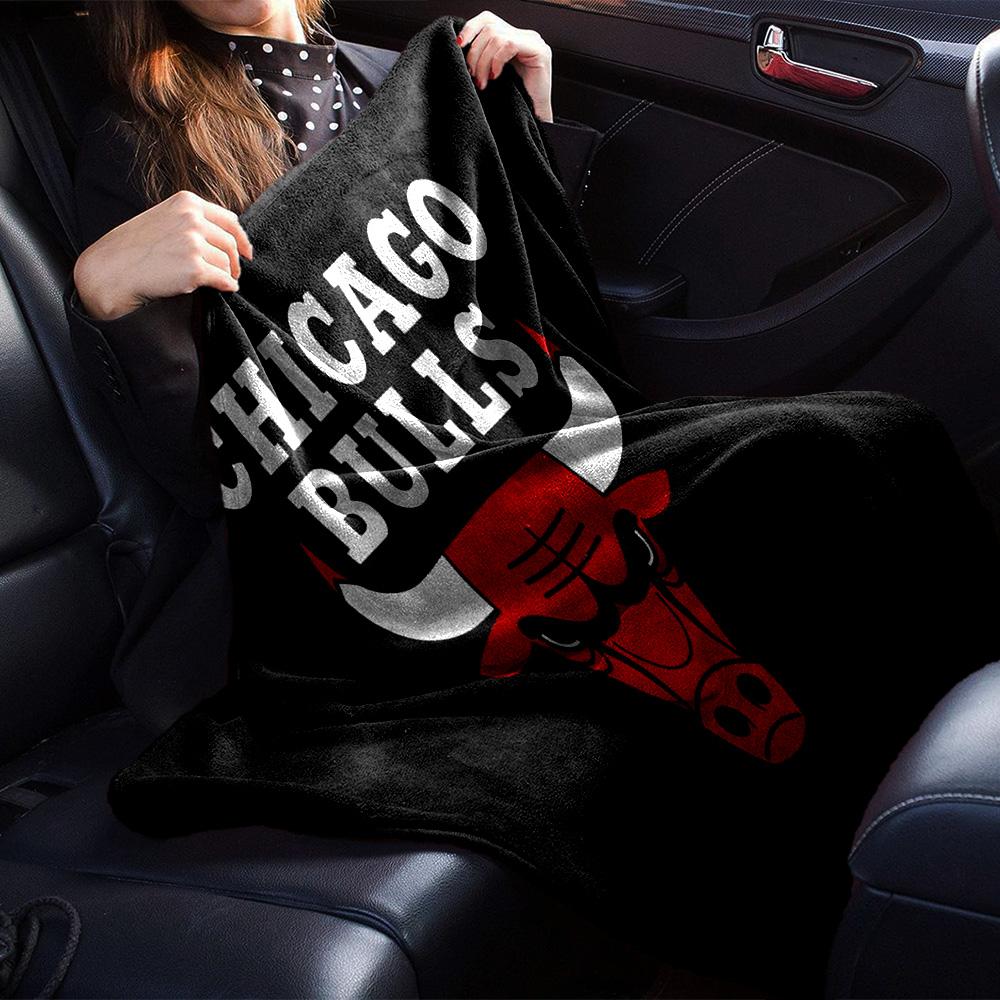 Chicago-Bulls Logo Flannel Blanket, Soft Polyester, Modern Design, All-Season for Camping, Travel, Gifts for holidays or birthdays
