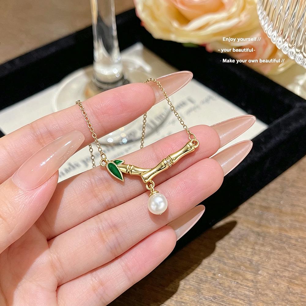 Elegant Micro-Inlaid Diamond Cross Necklace: Fresh Design for Women