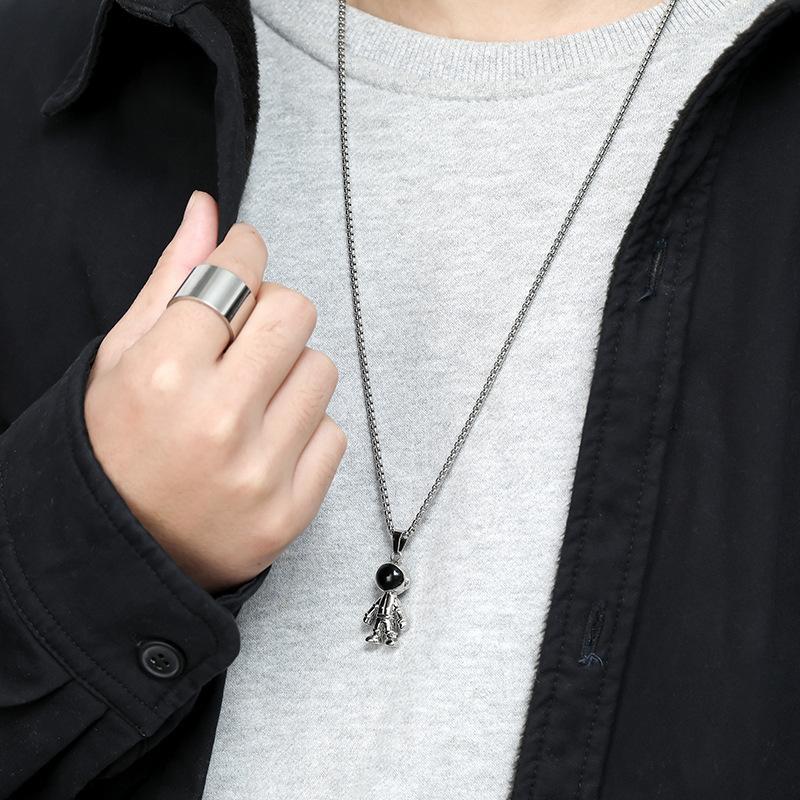 Ожерелье из титановой стали в стиле хип-хоп с мультяшным астронавтом, большое белое, для мужчин и женщин, длинное, с подвеской в виде танцующей куклы