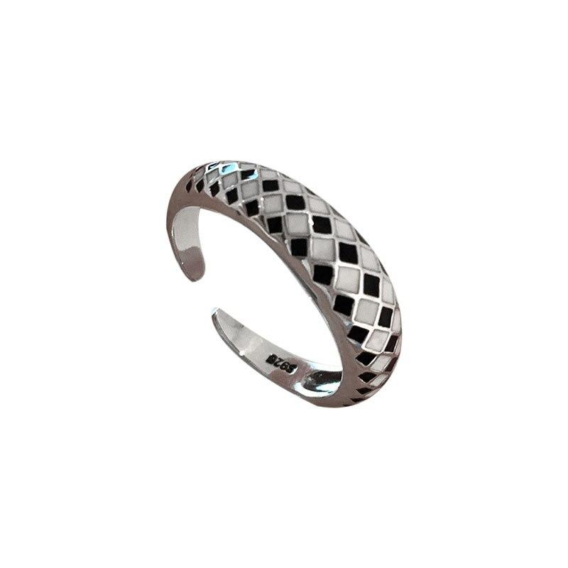 S925 Sterling Silver Checkerboard Ring Female Niche Design Light Luxury Fashion Personality New High -Level Sense