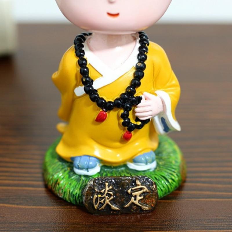 Новый продукт качает головой, спокойный монах, украшение автомобиля, милая мультяшная кукла, украшение центральной консоли автомобиля