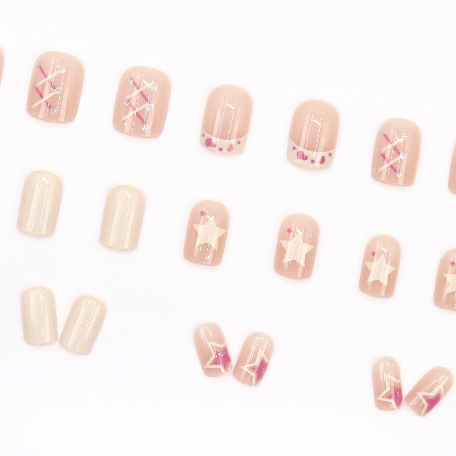 24 шт. Милые и сладкие квадратные ногти с коротким коровьим узором и звездами, королевские маникюрные наклейки для ногтей 24 шт.