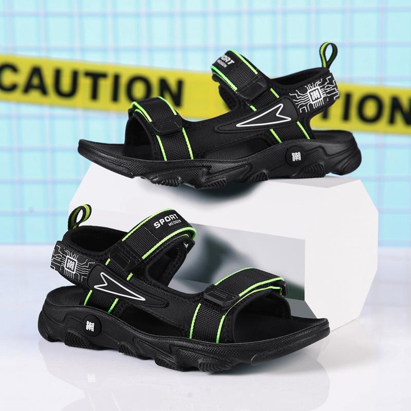 New summer sandals for boys, featuring a non-slip, soft-soled design, perfect for beach wear, outdoor activities, and sports. Available in sizes for