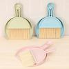 Розовый многофункциональный мини-веник и совок с мусорным совком для уборки стола