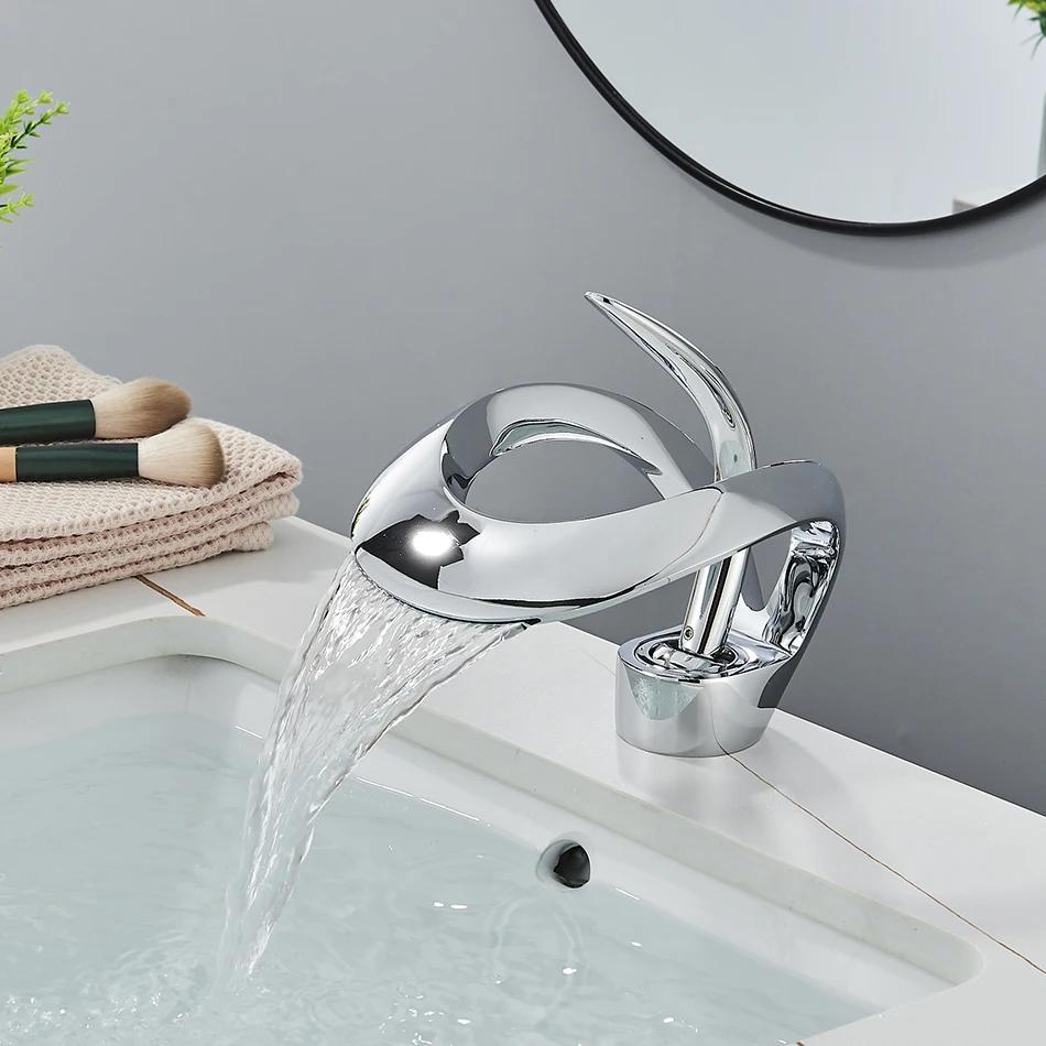 Uythner Роскошный Креативный Водопадный Смеситель для Раковины Однорычажный Настенный Смеситель для Раковины Черная Латунь Горячая Холодная Вода для Ванной Комнаты Смеситель для Туалетного Столика