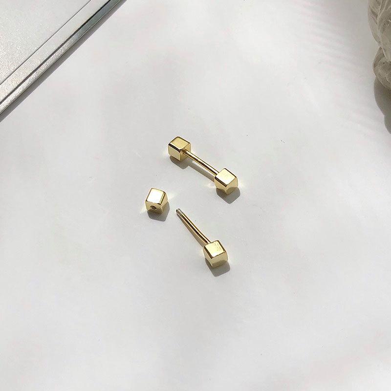 Серьги-гвоздики в форме куба - простое, персонализированное, модное и универсальное украшение для женщин