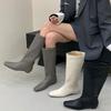 2025 осень и зима новые тонкие высокие рыцарские сапоги женские универсальные с квадратным носком на внутренней платформе, но сапоги до колена осень и зима