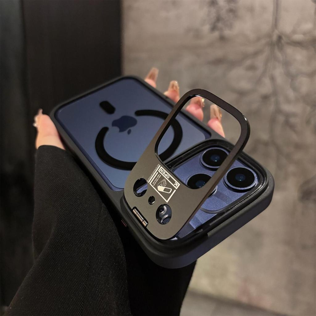 Multi-Dimensional Magnetic Lens Holder for iPhone 17 Pro Max with High Transparency Lens Film and Apple 16 Compatibility