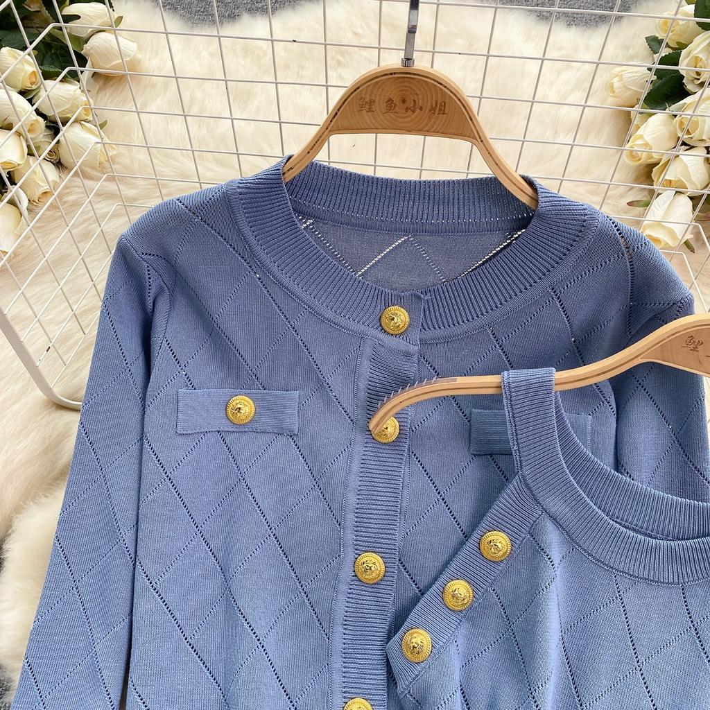 Весенне-осенний женский вязаный свитер в клетку с золотыми пуговицами, однобортный пиджак, жилет и мини-короткая юбка, комплект из 3 предметов