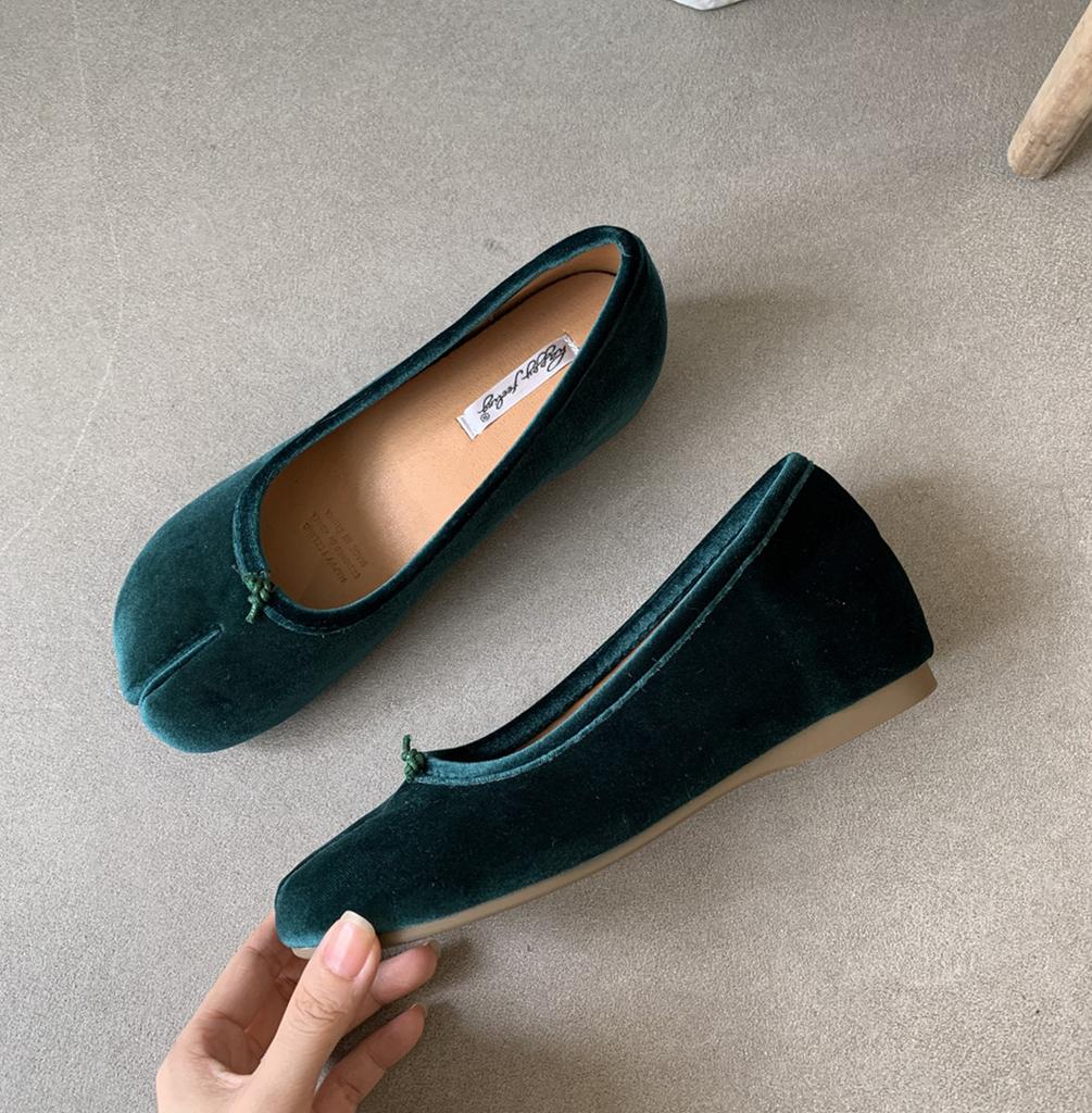 Женские балетки Таби Обувь Ниндзя Женские из микрофибры Вельветовые Удобные Балетки С разделенным пальцем Тапочки Мягкая подошва Лоферы 2025 Новая Модная Обувь М