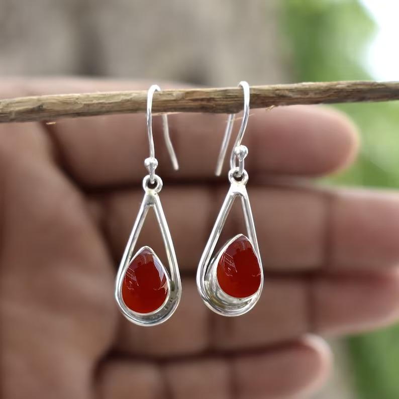 Серьги с драгоценными камнями из сердолика Серебряные серьги ручной работы 925 пробы Серьги с подвесками и подвесками Серебряные ювелирные изделия Подарок для женщин Подарок на День Святого Валентина - 6,5 Вт Apporx