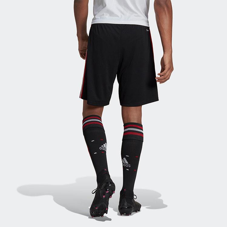 Adidas Манчестер Юнайтед Футбольные спортивные полосатые шорты мужские черные H13882