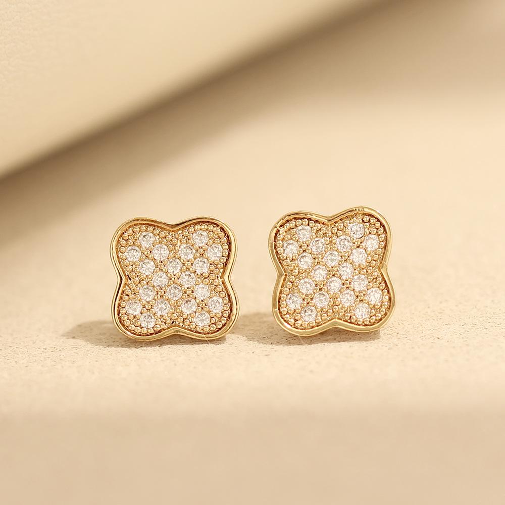Classic fashion micro-inlaid zircon gold and silver gold-plated earrings versatile leaf stud earrings without ear holes ear clip earrings for women