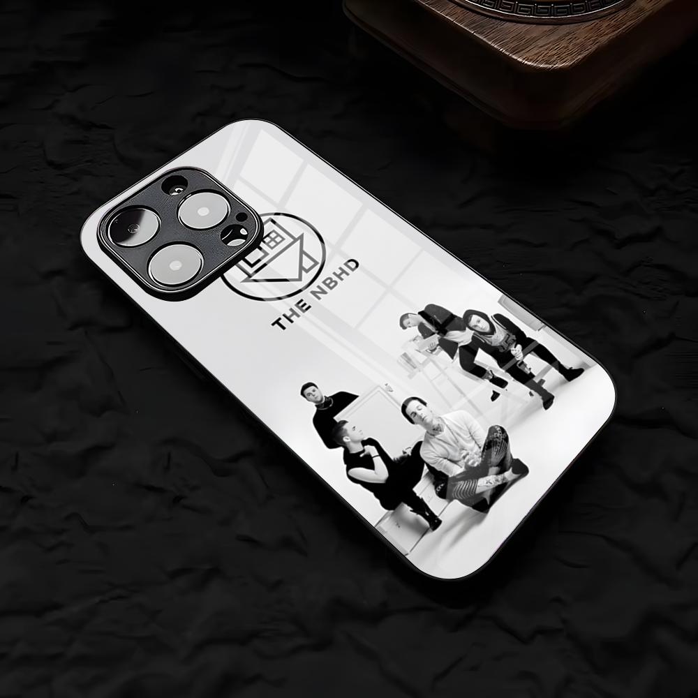 Чехол для телефона N-Neighbourhood Band для iPhone 17 Air 16 E Pro Max 15 14 13 Mini 12 Pro 11 Max Plus Черная стеклянная крышка