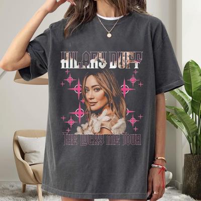 Футболка Hilary Duff The Lucky Me Tour 2026, Винтажная футболка Hilary Duff, Ретро футболка с концерта, Футболка поп-звезды 2000-х, Comfort Colors 1717