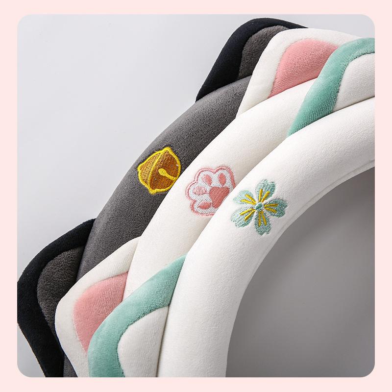 Cat's Ears Shape Winter Plush Steering Wheel Cover Cartoon Cute Bumper Handle Short Plush Circular Car Interior Accessory