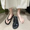Large Size Flip-flops Women's Fashion Flat Bottom Foot Clip 2025 New Non-slip Casual Lightweight Seaside Sandals
