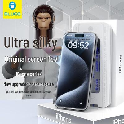 Защитное стекло BLUEO для экрана iPhone с установочным комплектом
