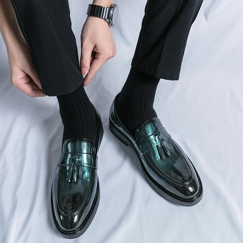 Men Shoes Green Black Loafers Men PU Embossed Pattern Tassel Decoration Round Toe Business Formal Shoes Large Sizes 38-46