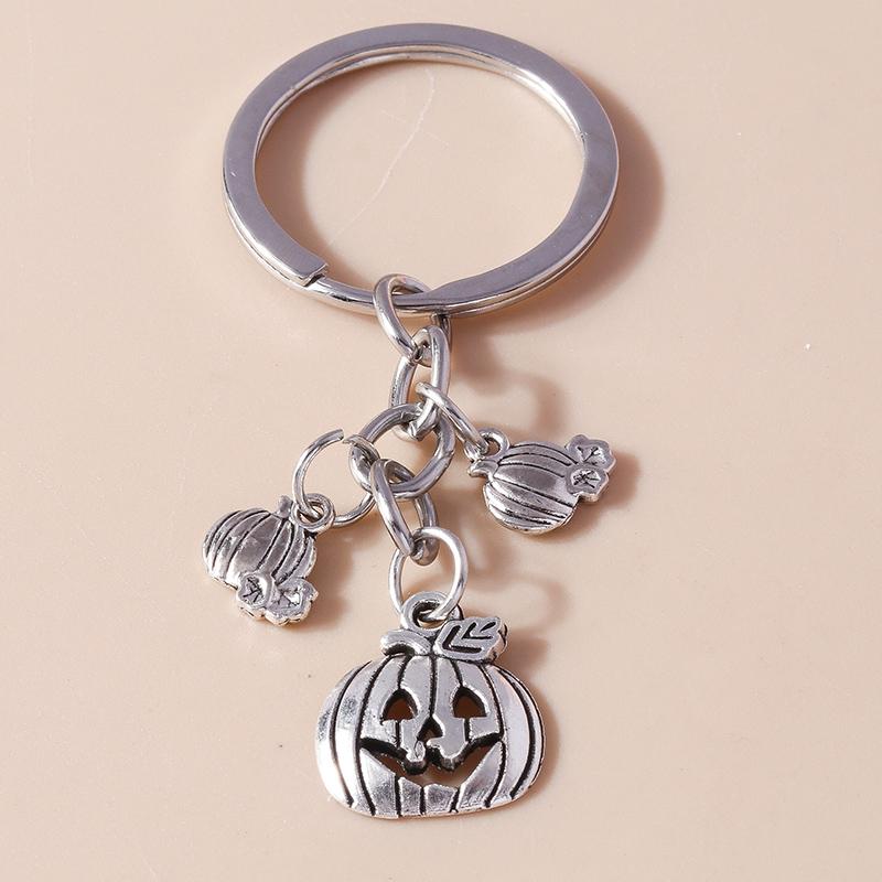 Fashion Stainless Skull Keychain Halloween Skeleton Bat Pumpkin key Rings for Men Women Handbag Pendants DIY Party Jewelry Gifts