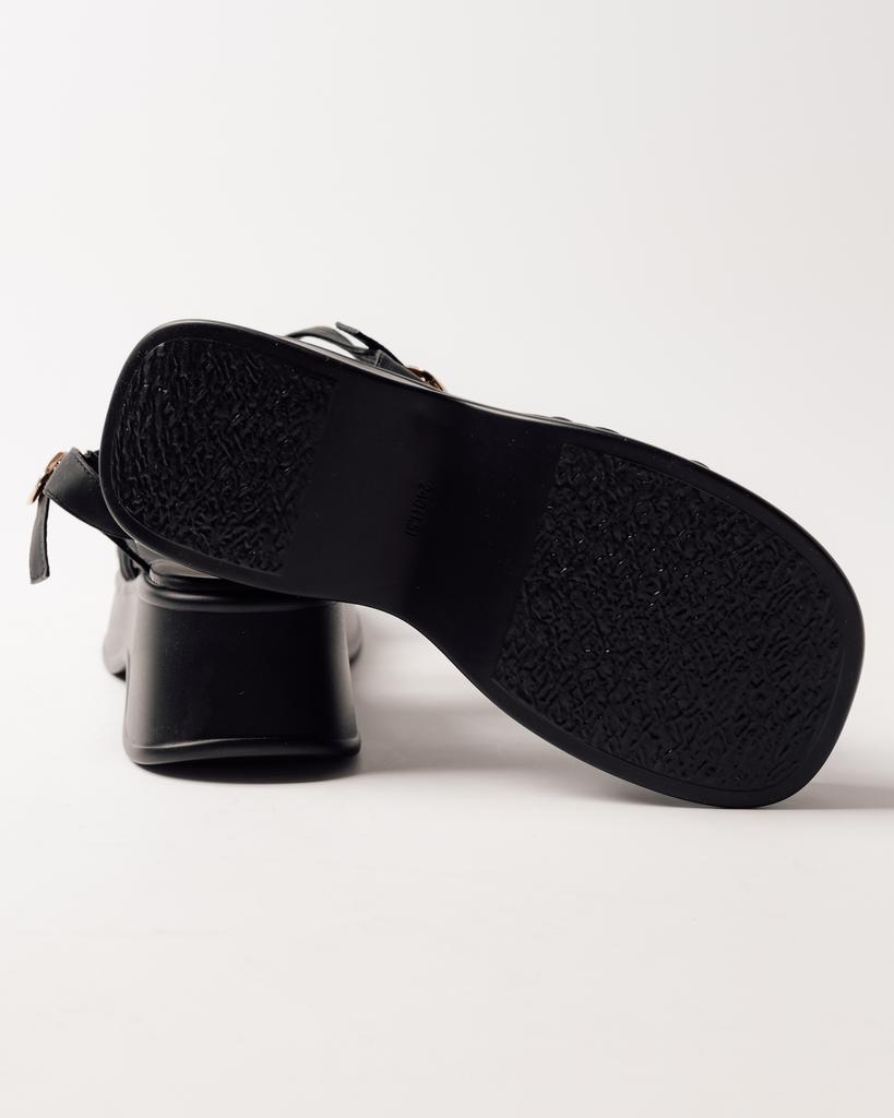 Босоножки на танкетке Prima d'Arte 6651 36 черные кожа