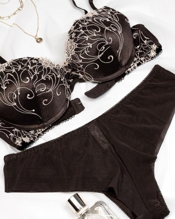 Комплект с вышивкой на сеточке ISSA Plus