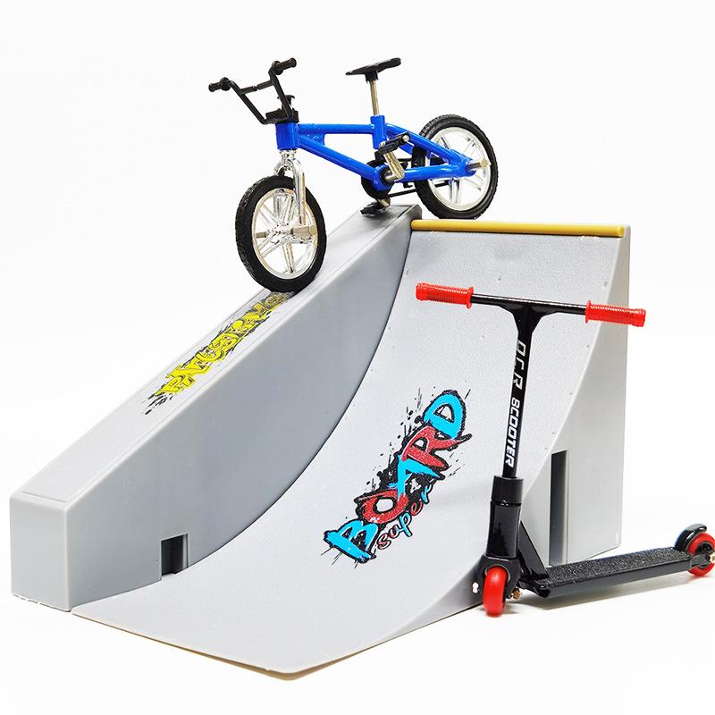Finger Skate Park: Alloy Scooter, Skateboard & Mini Bike Set