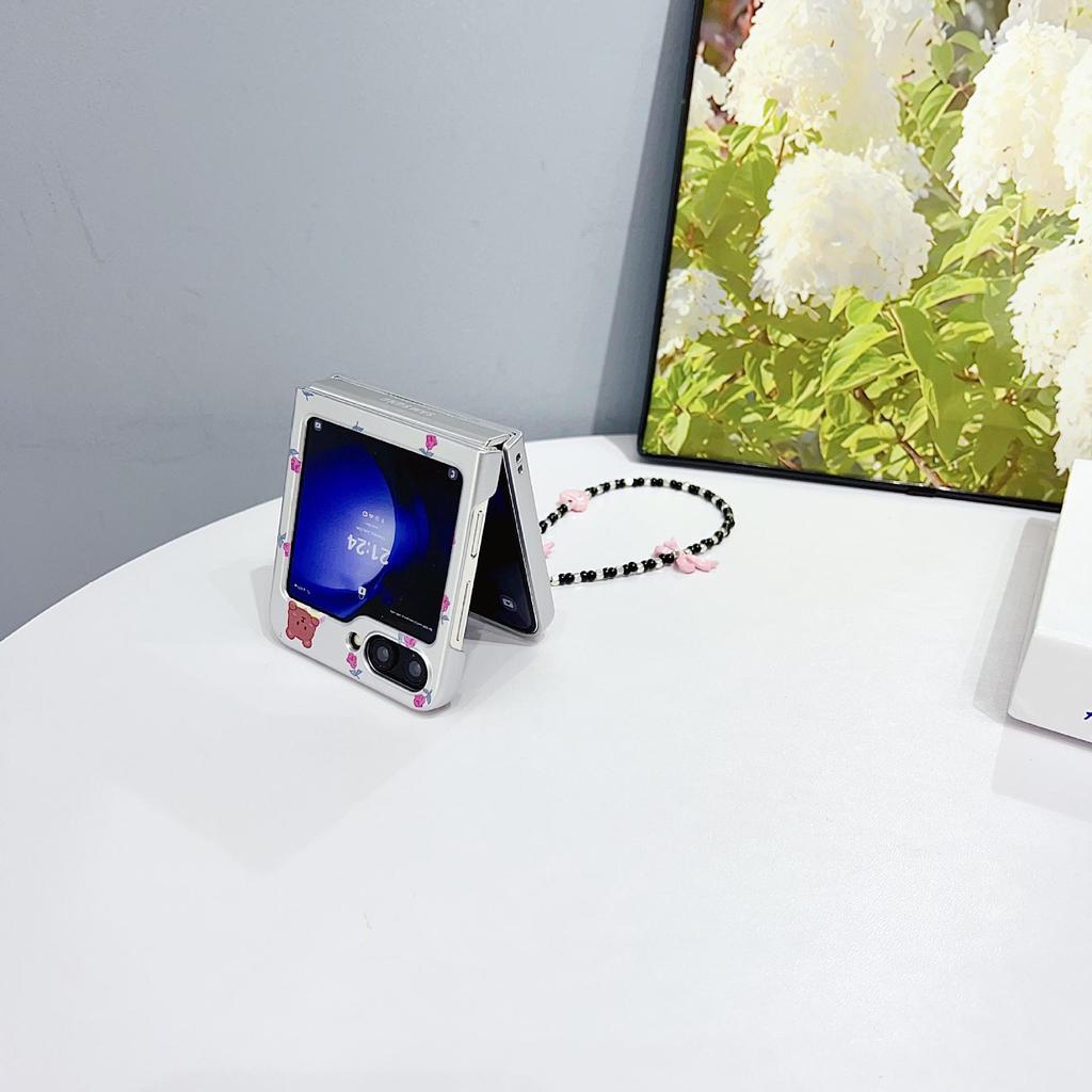 Гальванизированный Защитный Чехол для Samsung Galaxy Z Flip7/6/5 - Совместим с Японскими и Корейскими Мультфильмами