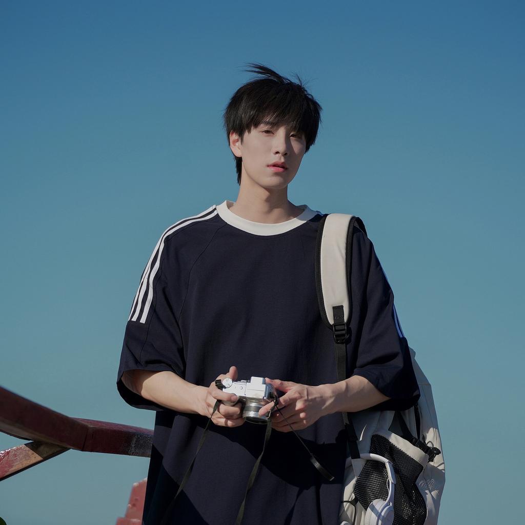 Мужская летняя новая универсальная футболка с тяжелыми тремя полосками и коротким рукавом для мужского американского свободного мужского топа