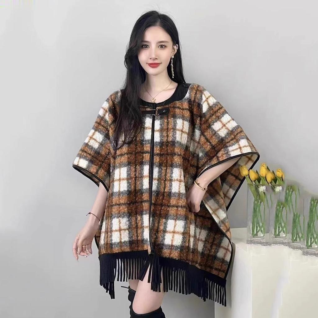 Maillard Wears A Vintage Design Niche Plaid Splicing Cape Fringed Shawl Sleeveless Granular Velvet Thick Coat