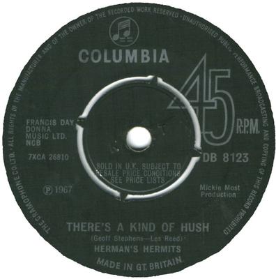 7-дюймовая пластинка HERMANS HERMITS Theres A Kind Of Hush DB8123 Columbia 1967 UK Rock Б/у