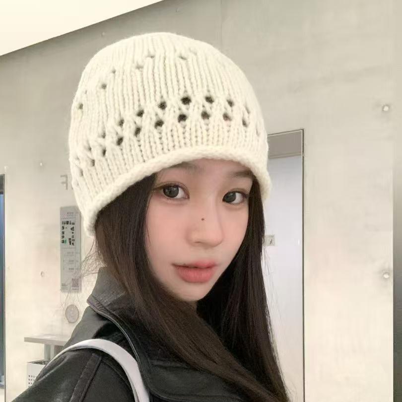 Japanese hollow knitted hat women's autumn and winter new versatile face small pile hat warm wool hat cold hat