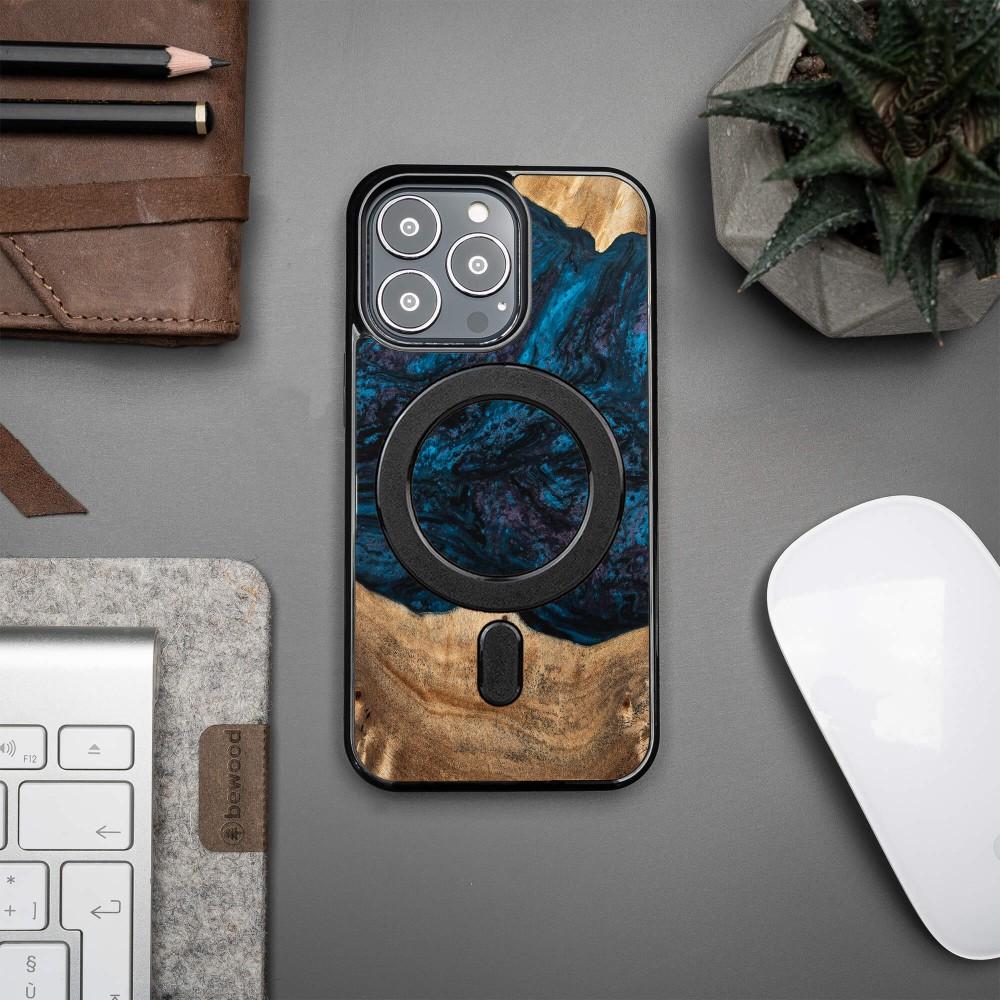 Bewood Unique case for iPhone 13 Pro - Planets - Neptune with MagSafe