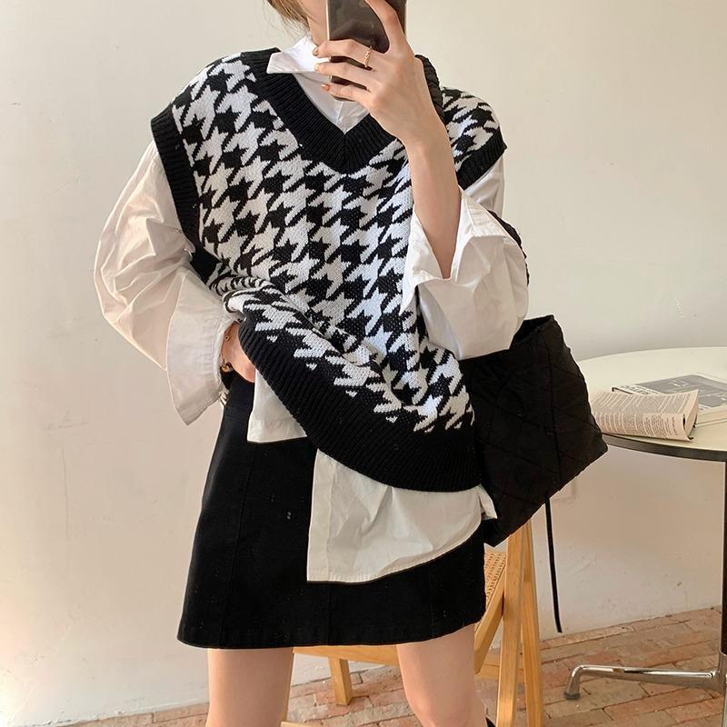 Hirsionsan V Neck Houndstooth Knitted Vest Women 2021 New Korean Cashmere Loose Sleeveless Sweater Female Loose Autumn Pullovers