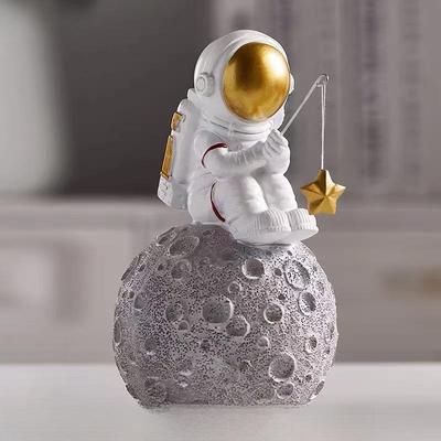 Креативные украшения в виде мини-космонавтов для детской комнаты или офисного стола